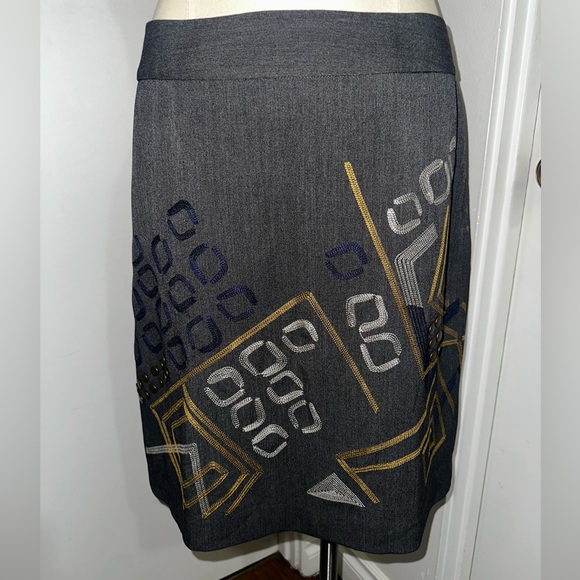 Pencil Skirt Size 10, Nygard Embroidered Accents Dark Grey 21 Inches Length - Picture 7 of 11